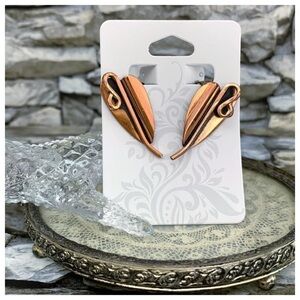 Vintage Signed Renoir Copper 3D Dimensional Leaf Palette Designer Clip Earrings